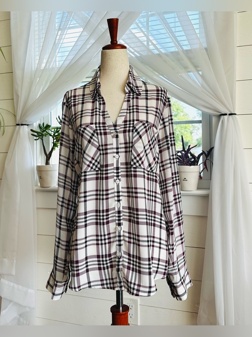 Express Plaid White Black Burgundy Button Down Blouse Size Medium EUC